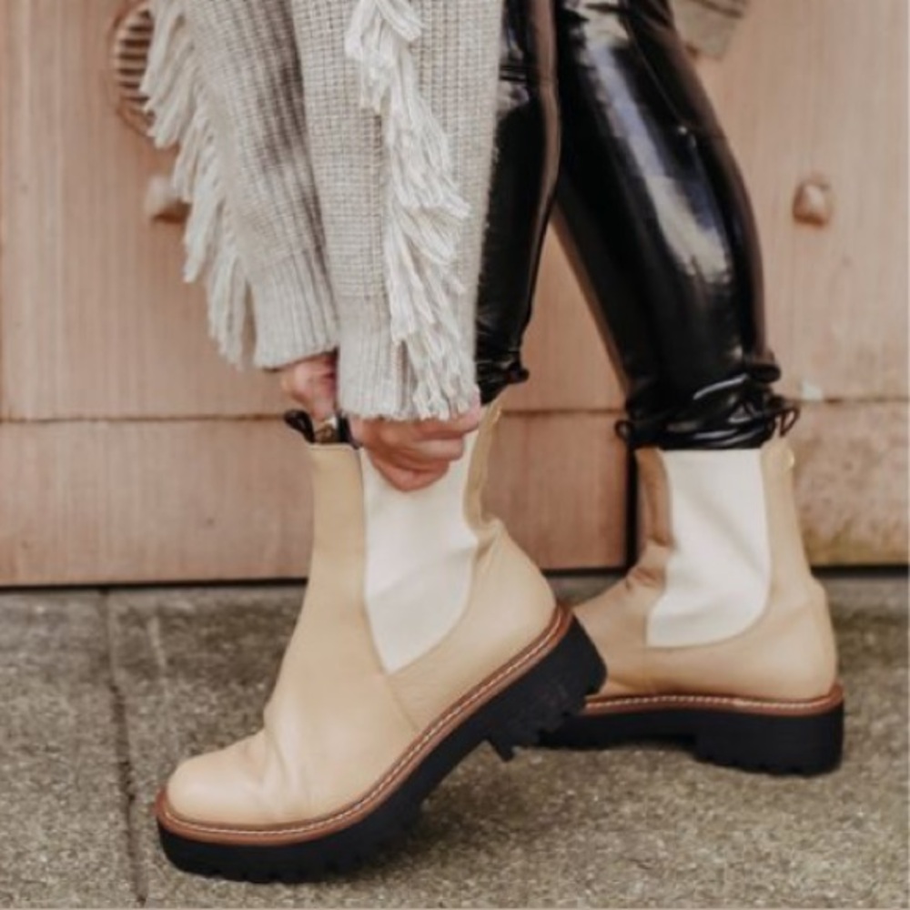 Sam Edelman Laguna Waterproof Boot Size 9 NEW